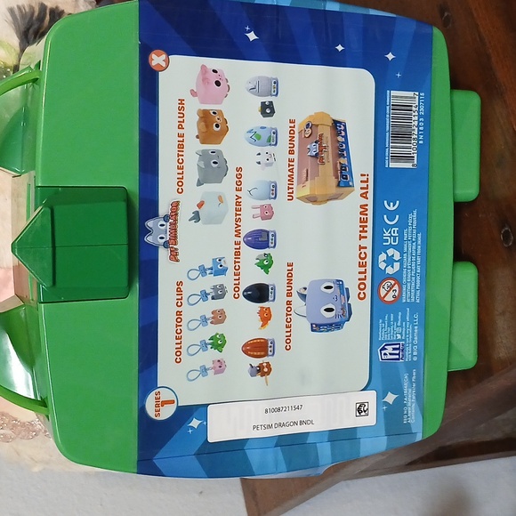 Rare Pet Simulator - Collector Dragon Bundle Walmart Exclusive Series 1. - Picture 2 of 5